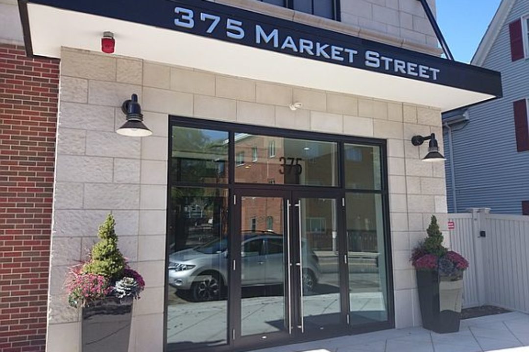 375 Market St Exterior front doors