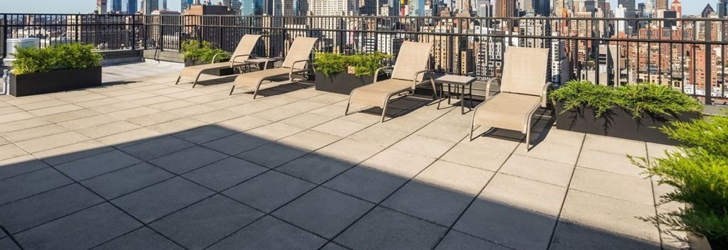 roofdeck with lounge chairs