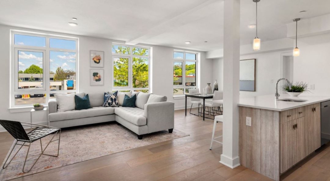 Bright and Spacious Living room