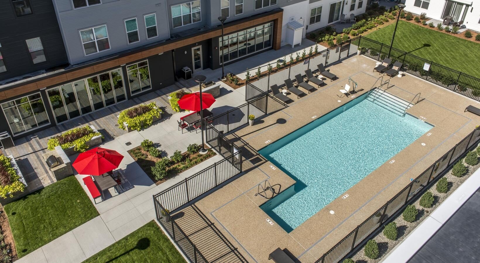 Tremont pool