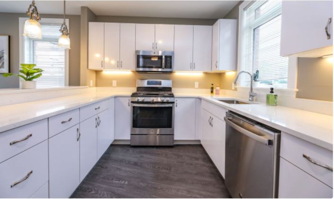 modern kitchen at 4945 Washington Street