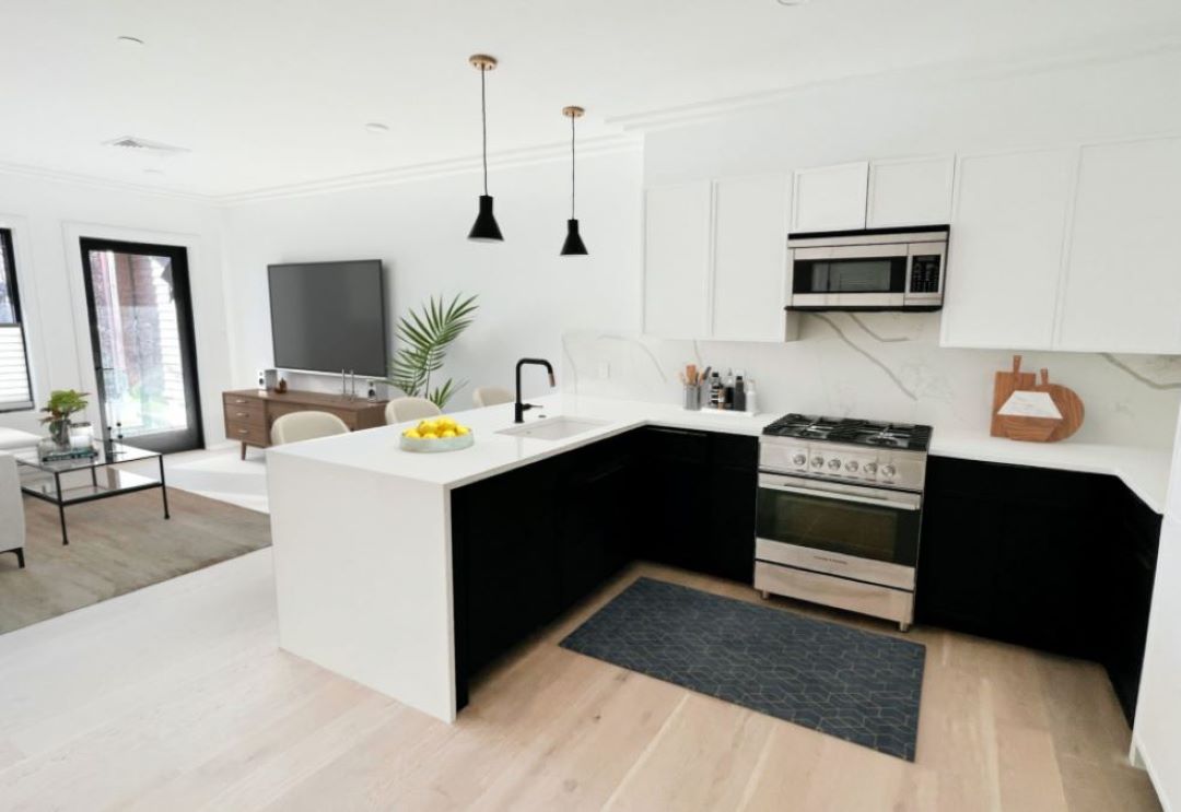 Beautiful Black and White Kitchen