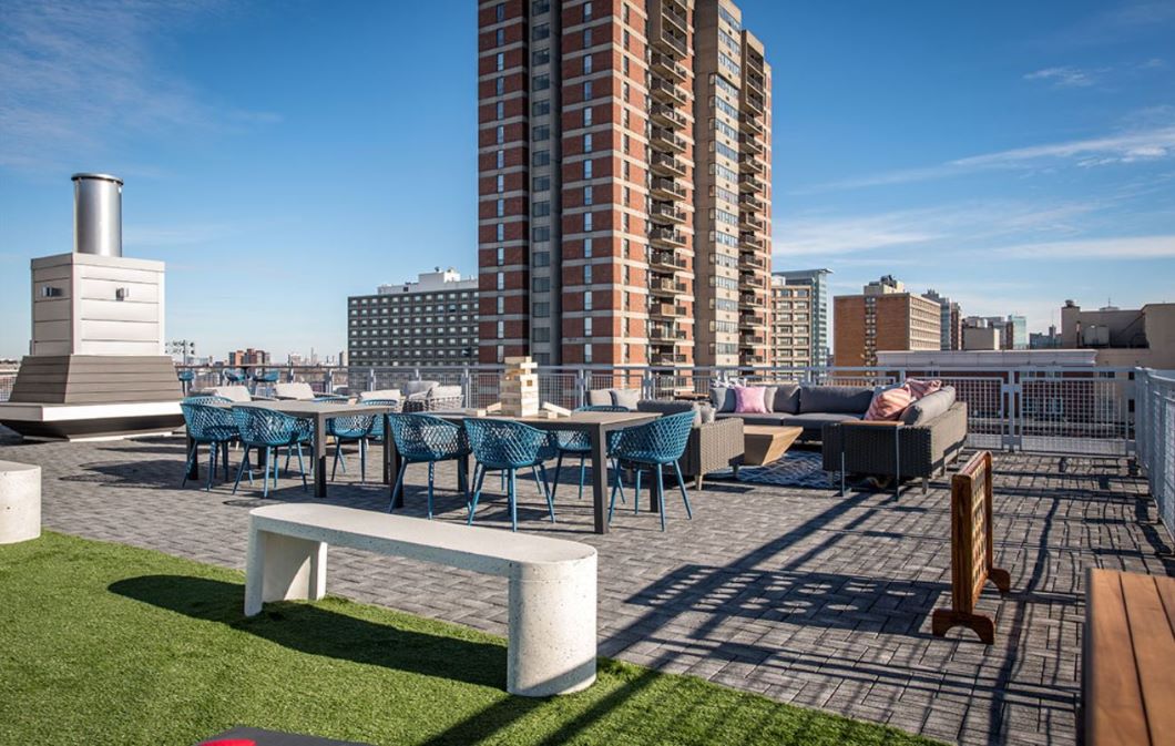 Beautiful roofdeck with city view