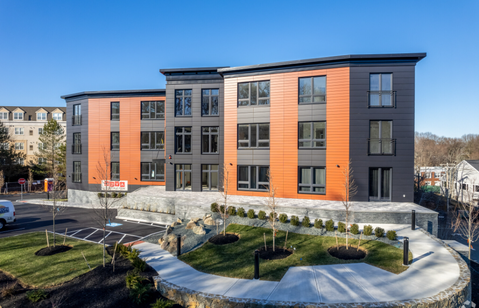 Exterior of Vavel Apartments in Salem