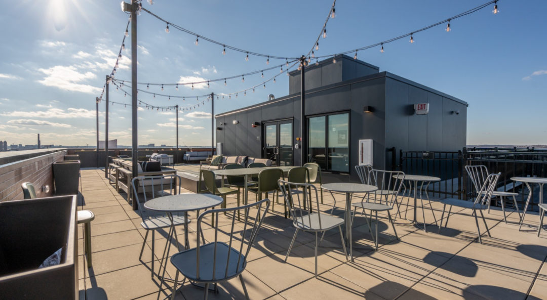 Rooftop Seating of The600 in Everett