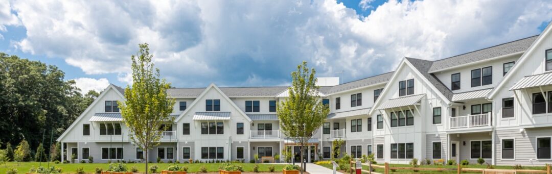 apartment style building exterior of Oriole Landing