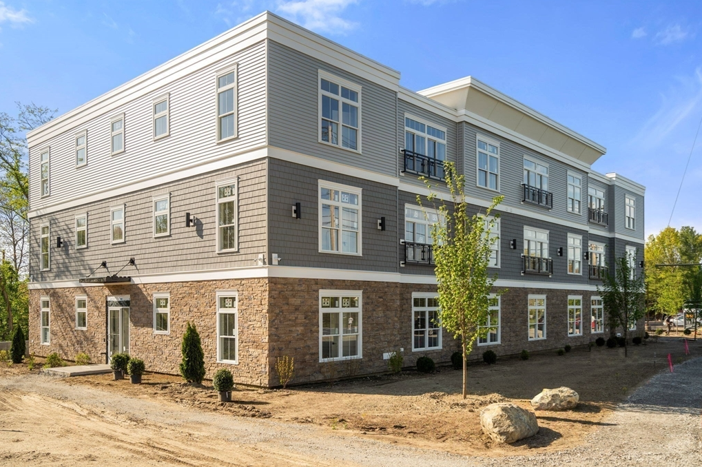 Side exterior of Baldwin Crossing in Wilmington