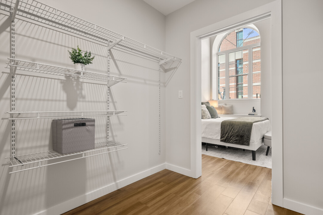 Primary Bedroom/Walk-in Closet