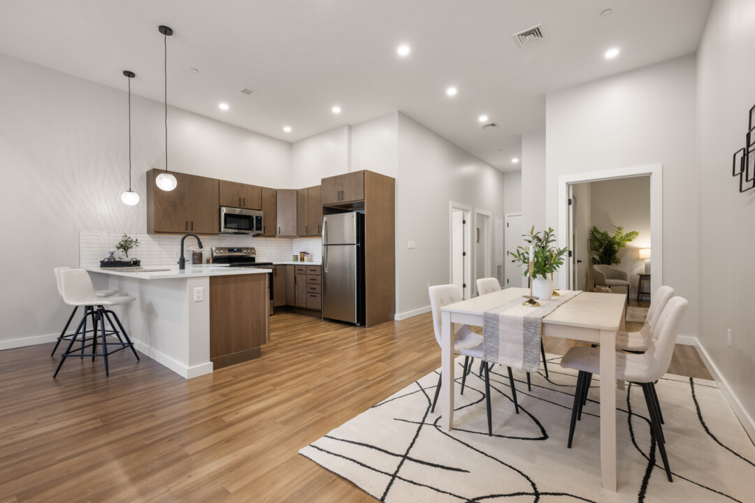 Kitchen/Dining 2